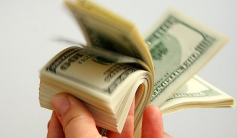 Сбор с покупки наличной валюты нужно не повышать, а отменять