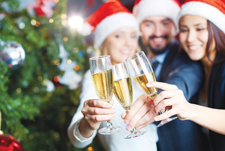 Корпоративы: как кризис сказался на праздновании в разных городах