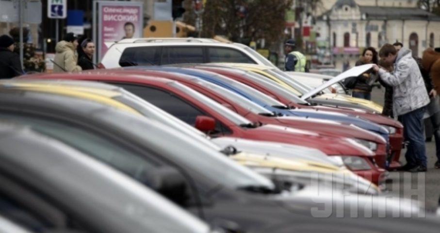Продажи б/у автомобилей в Украине выросли почти в четыре раза