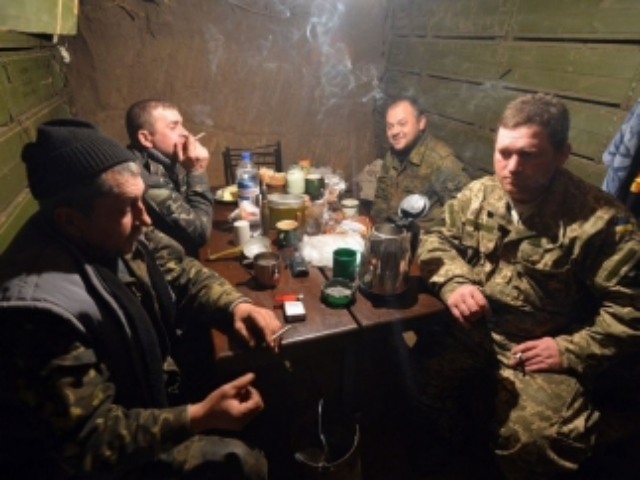 Депутаты надумали отрезать украинцам интернет и расселить в их квартирах военных