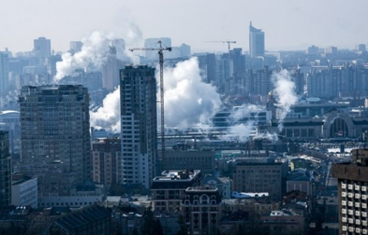 Жители Киева могут остаться без горячей воды и тепла