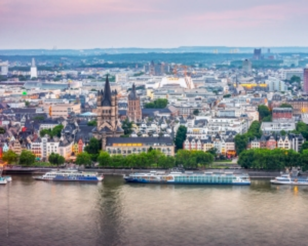 Иностранцы раскупают элитную недвижимость в Кёльне