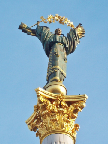 В.Кличко: Стеллу Независимости с Майдана не будут убирать