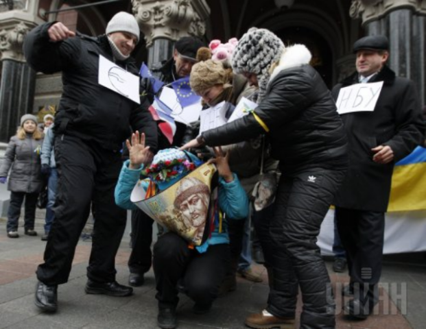 На валютном фронте: надолго ли стабилизировалась гривна