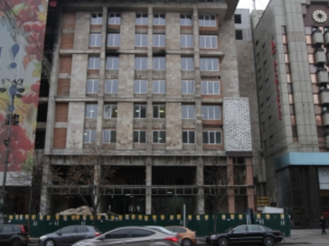 Доме профсоюзов: новоя пристройка и бар