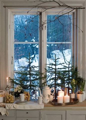Как декорировать окна зимой 
