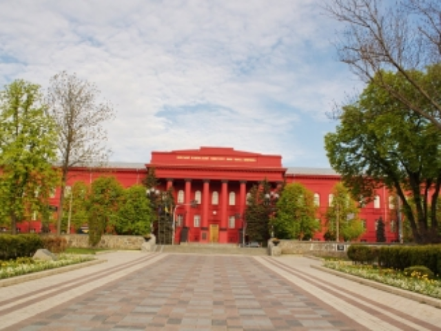 Правительство начало экономить на студентах 