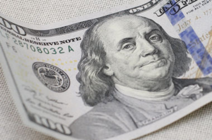 Двойной рекорд: что случилось с курсом доллара за неделю