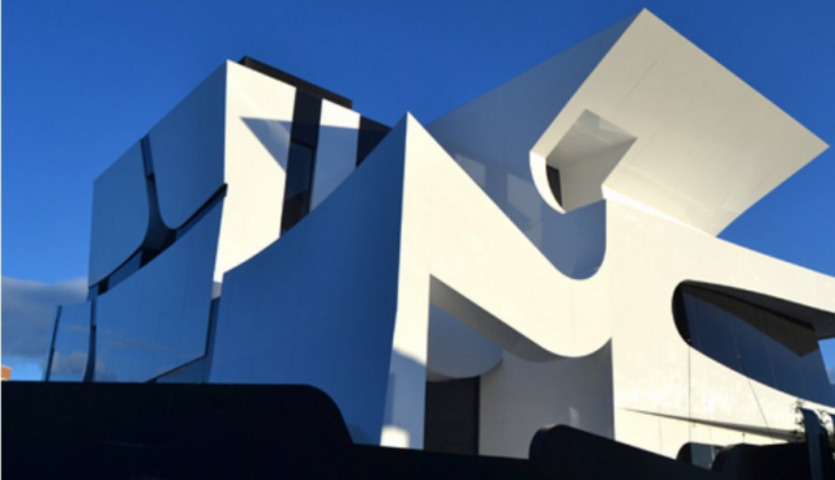 Украинский бизнесмен купил необычный дом вратаря «Барселоны» за €12 млн