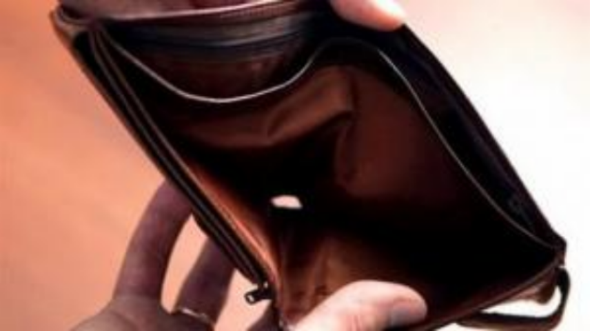 В 2015 году украинцам придется затягивать пояса