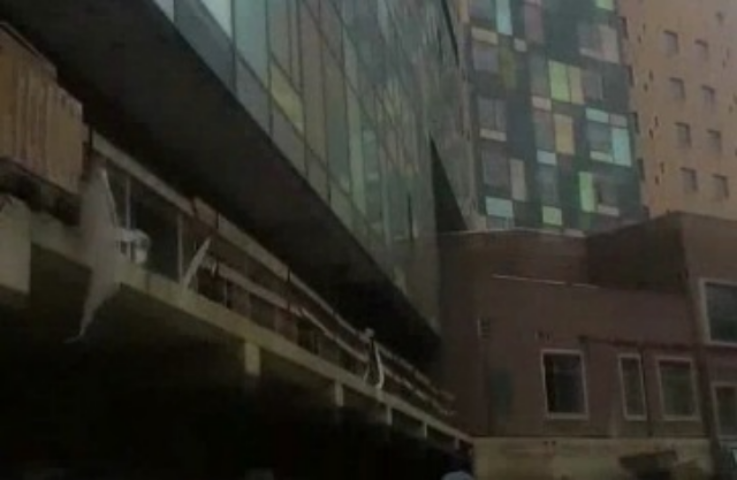 Недостроенный корпус «Охматдета» разваливается, дорогое оборудование вывозится - СМИ