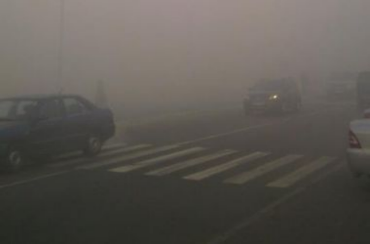 Под Киевом люди задыхаются от горящего торфа: пожарные со стихией не справляются 