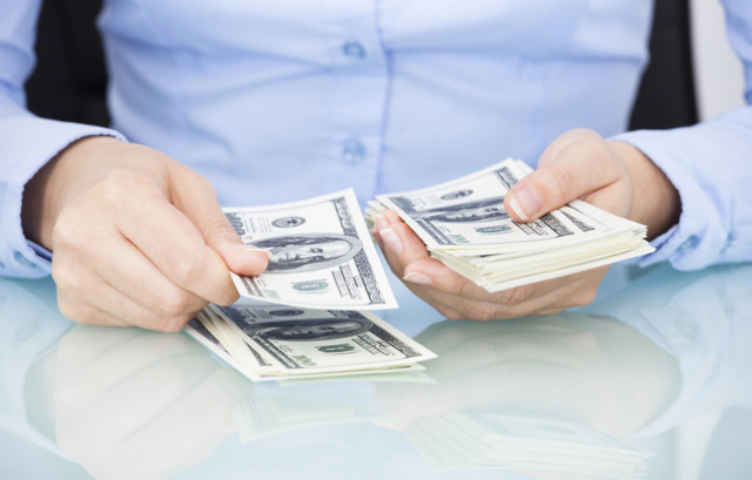 Зарплата депутатов в Украине и мире 