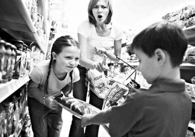 За чертой: бедными себя считают две трети украинцев