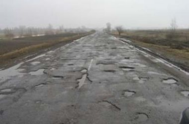 В Укравтодоре рассказали, где в Украине самые плохие дороги