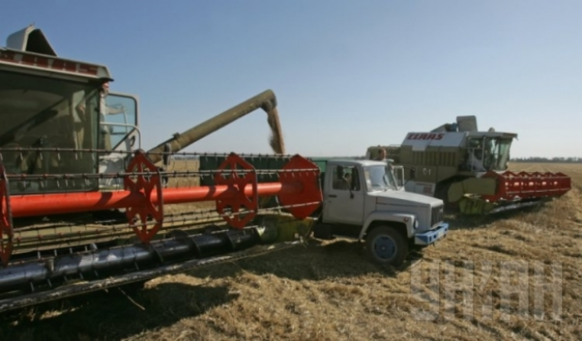 Яценюк предлагает компенсировать аграриям половину процентов по кредитам