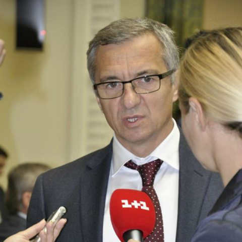 ВВП упадет ниже пессимистичных прогнозов из-за уничтожения боевиками промышленности на Донбассе - Шлапак 