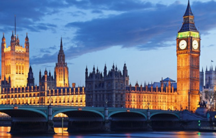 Цены на британскую недвижимость упали впервые за 17 месяцев