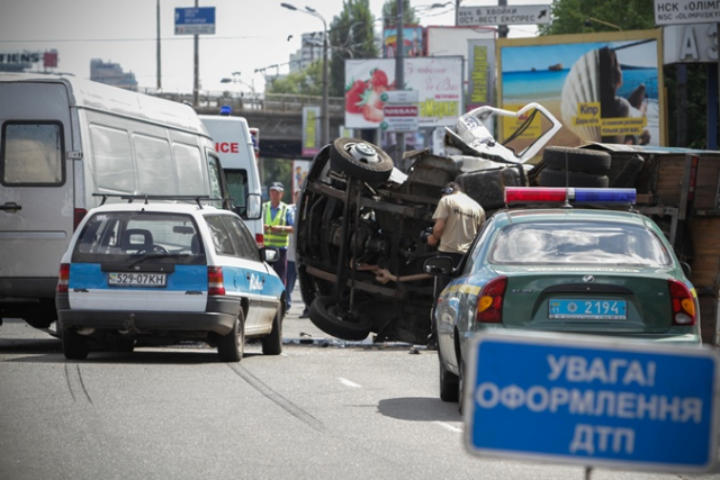 Страховка во время войны: полисы дорожают, а жителям зоны АТО не отдают выплат