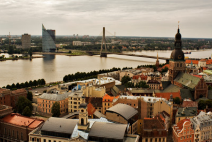 Количество заявок на ВНЖ в Латвии выросло на 53% за год