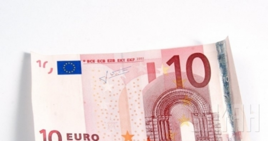 Банкиры просят Нацбанк помимо долларов продавать на аукционах евро