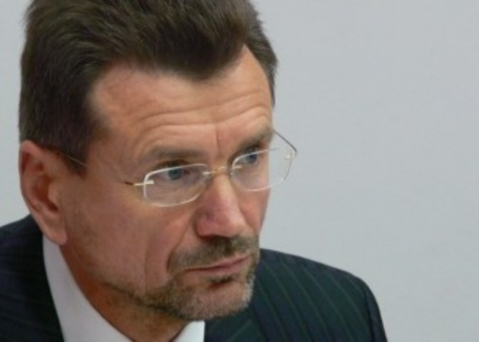 А.Сугоняко: Украине нужно 25 млрд долларов золотовалютных резервов