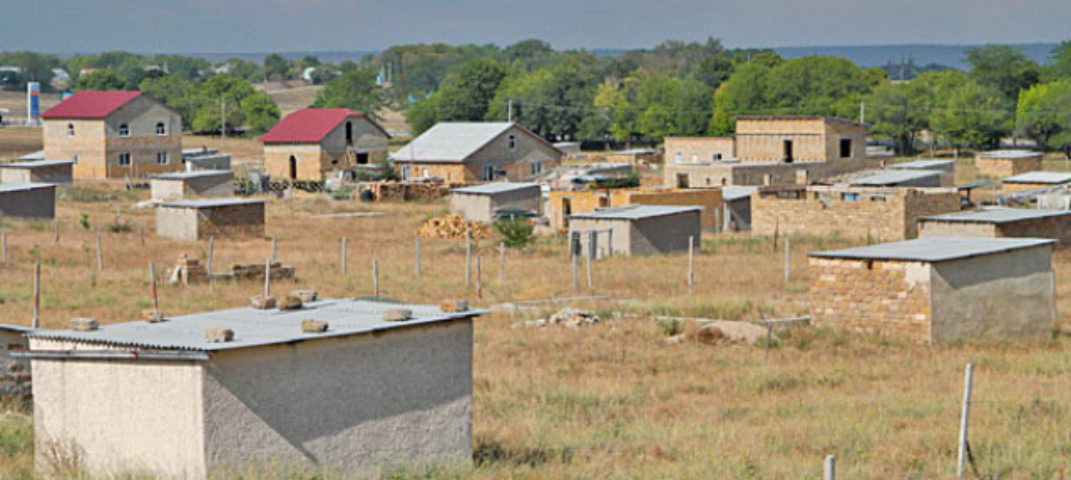 Как борются с самозахватом земли в Крыму?