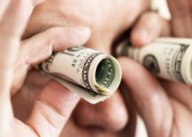 Купить доллар - где, когда, почем