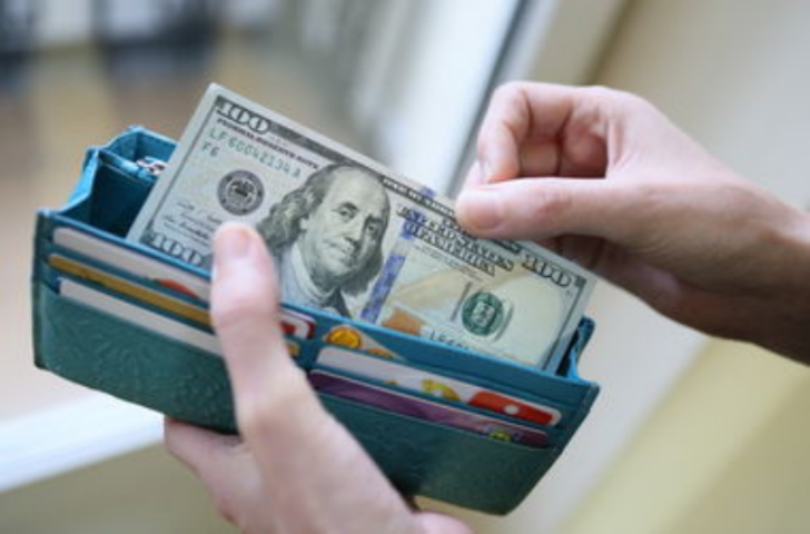 В Украине ввели лимит на покупку доллара