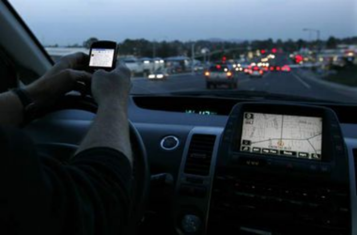 ГАИ открыла "охоту" на водителей, разговаривающих по телефону за рулем