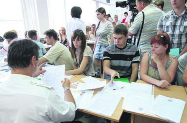 Новый закон о высшем образовании: стипендии больше, а учебы - меньше