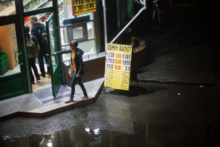 Кого начнут увольнять первыми из-за роста доллара