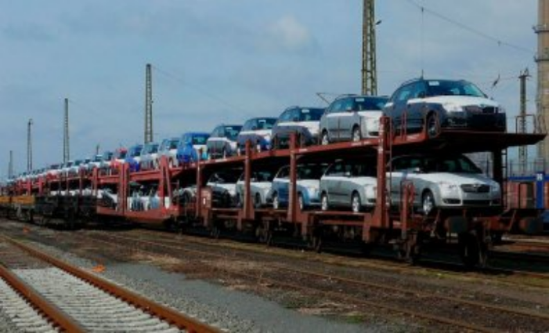 Автобренды санкций не боятся. В Крыму продают машины из России