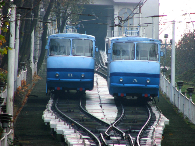 В Киеве после ремонта открыли фуникулер