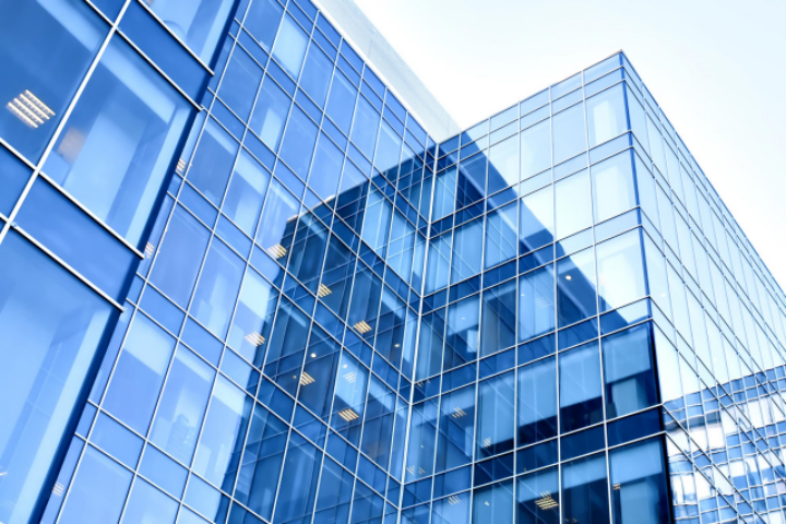 Вакантных торговых площадей становится все больше