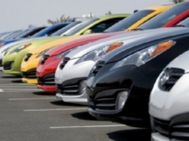 Кризис обвалил продажи авто в Украине 