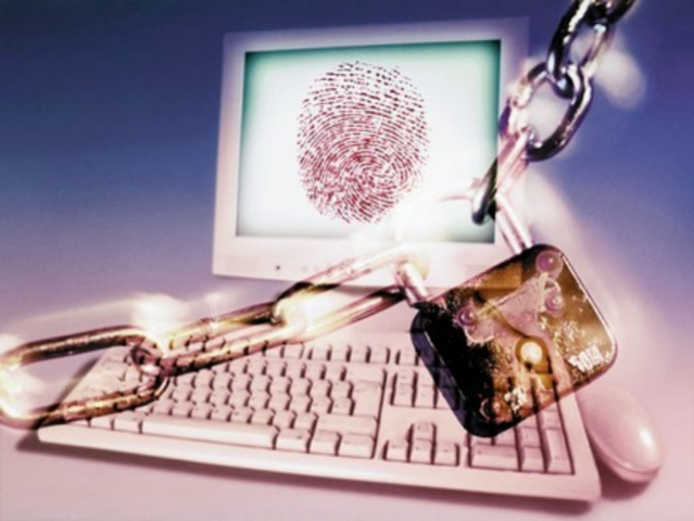 От отпечатков в загранпаспорте можно отказаться, - вступил в силу Закон