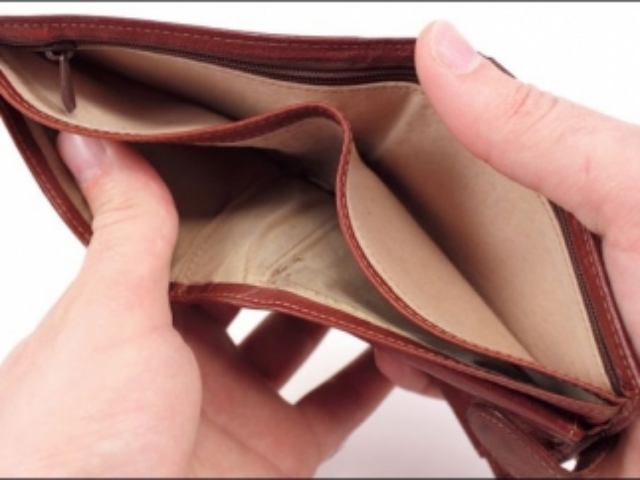 Украинцев оставят без зарплат