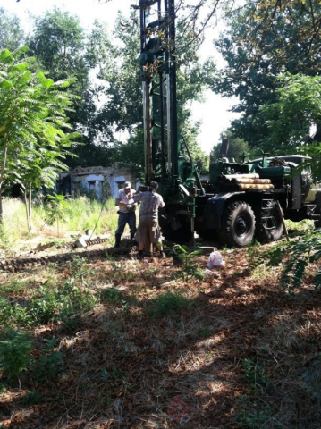 Неутомимый «Ханбер»: рабочие «перепутали» адмиралов Жукова и Азарова. Фото