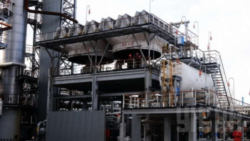 Кабмин готов выкупить арестованные нефтепродукты компании Курченко