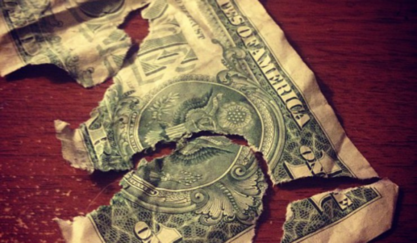 Как избавить экономику от долларовой зависимости?