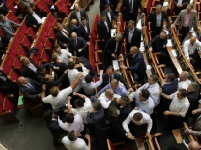 Вслед за коммунистами запрет ждет Партию регионов 