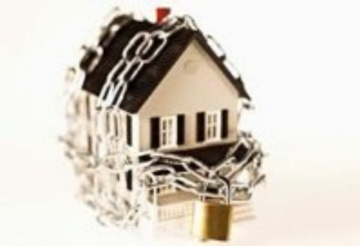 Мораторий на отчуждение залогов по валютным кредитам: кому он нужен и чем грозит