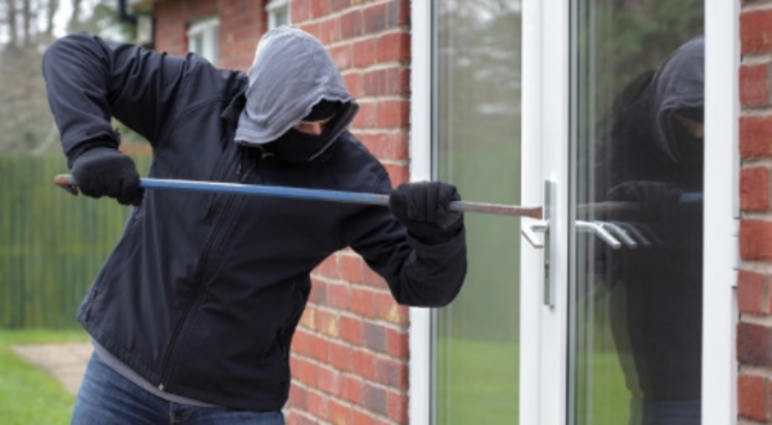 Названы города Франции с самым большим количеством краж со взломом