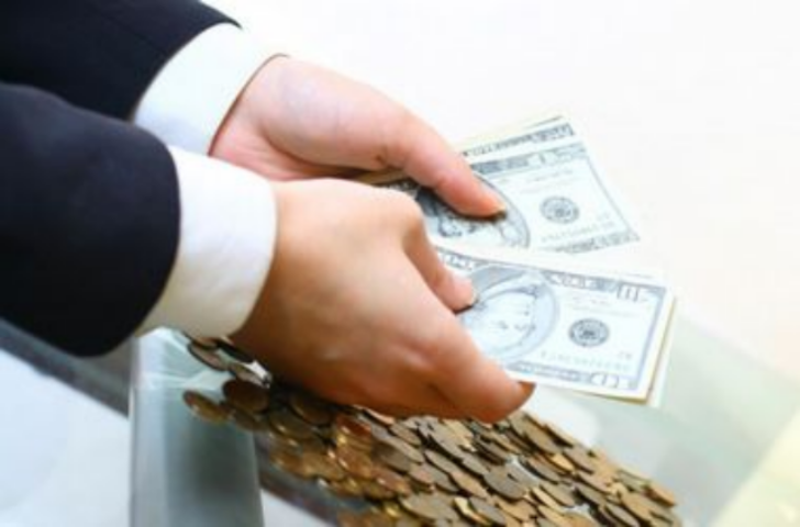 Украинцы забирают деньги из российских банков