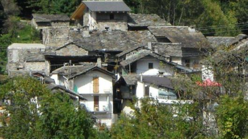 Деревня в Италии продается на Ebay за €245 000