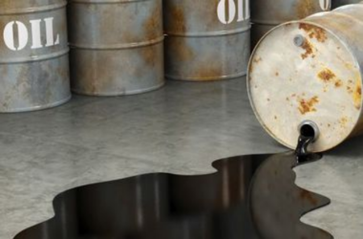 Украина не покупает нефть, но тратит миллиарды долларов на бензин