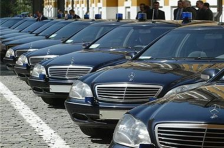 Кабмин продал почти половину правительственных авто