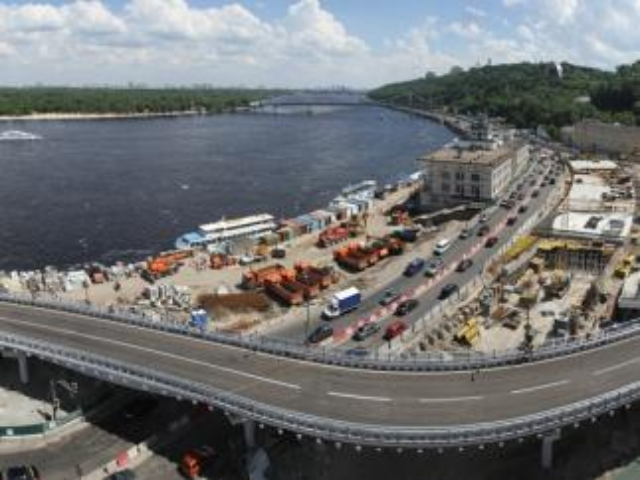 Развязку на Почтовой площади завершат через 2 месяца - В.Кличко