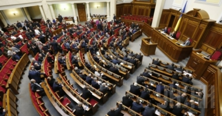 ВР поддержала в первом чтении законопроект о переводе валютных кредитов в гривню